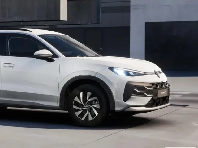 Volkswagen T-Roc Limited Edition 1.5 eTSI 116 PK 7 versn. DSG · Comfort pakket · Achteruitrijcamera...