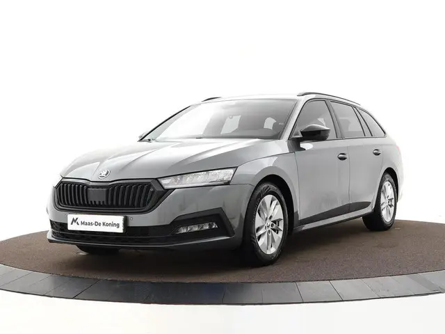 Skoda Octavia Combi 1.0 e-TSI 110pk DSG Sport Business Edition · Apple/Android Car Play · Inklap. Tr...