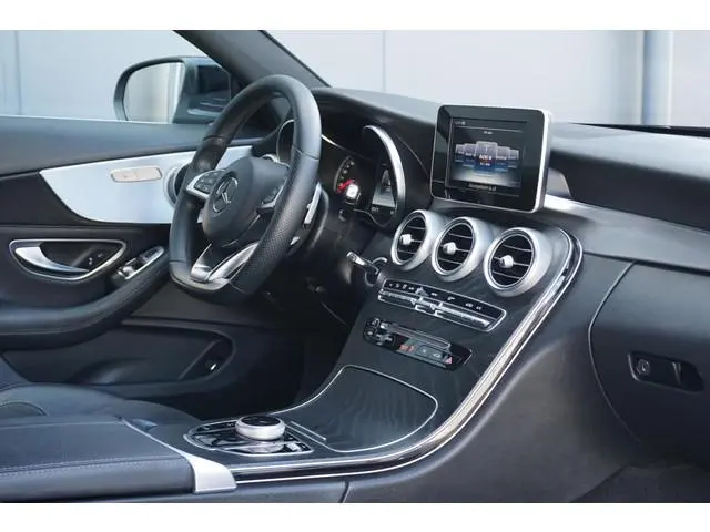 Mercedes-Benz C-klasse Coupé 180 Ambition AMG + SPORTSTOELEN / 19'' / STOELVERWARMING / XENON