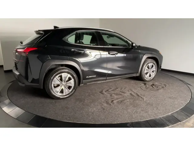 Lexus UX 300e Business 54 kWh Elektrisch Rijden in Stijl | Nette auto | Apple Carplay / Android Auto