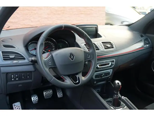 Renault Mégane Coupé 2.0 Turbo Renault Sport 275 pk RS + PACK CHASSIS CUP / R-LINK / CAMERA