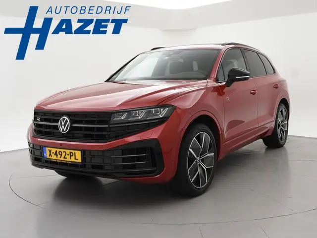 Volkswagen Touareg R 3.0 TSi V6 eHybrid 4MOTION R 462 PK *CHILI RED* + PANORAMA | STOELVENTILATIE |...