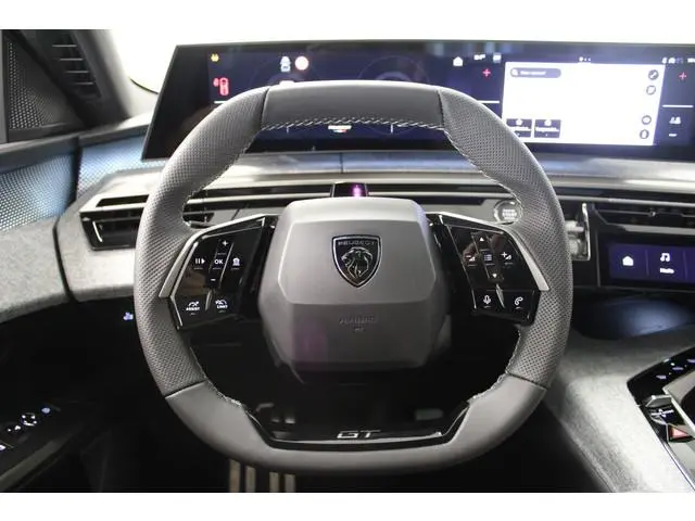 Peugeot e-3008
