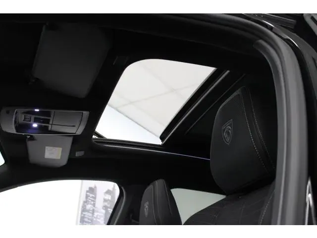 Peugeot e-3008