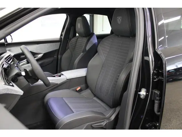 Peugeot e-3008