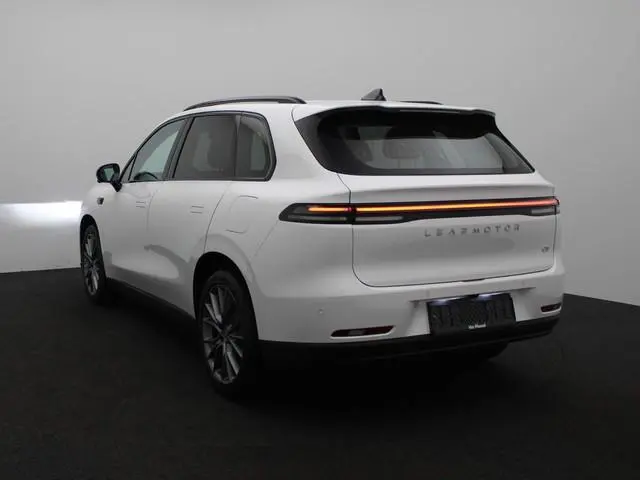 Leapmotor C10