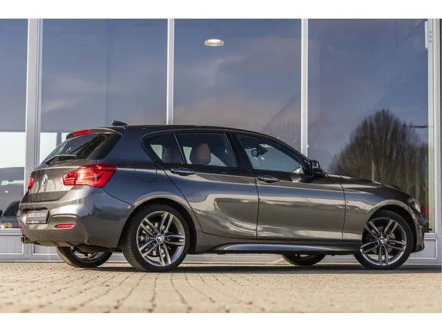 BMW 1-serie 120i M Sport Edition | Leder | Camera | LED