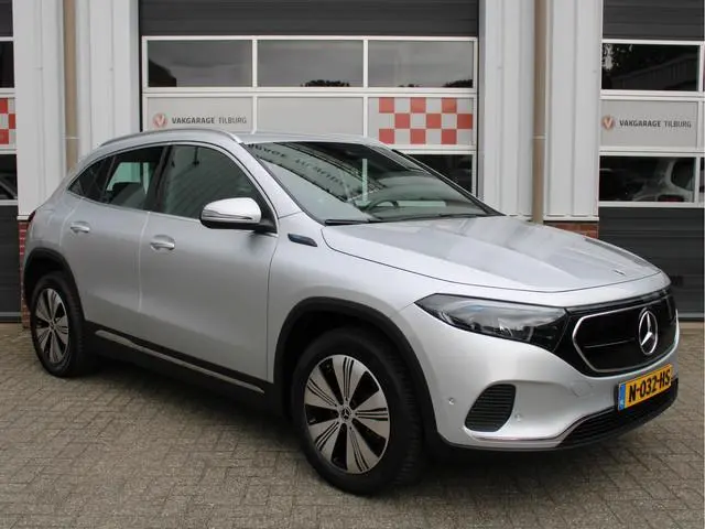 Mercedes-Benz EQA 250 Business Solution Luxury 67 kWh SOH96,5%/ 1e Eig/Camera/PDC/Stoelverw./Half Le...