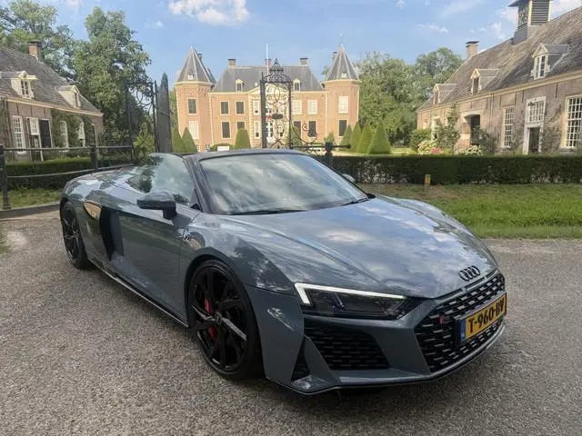 Audi R8