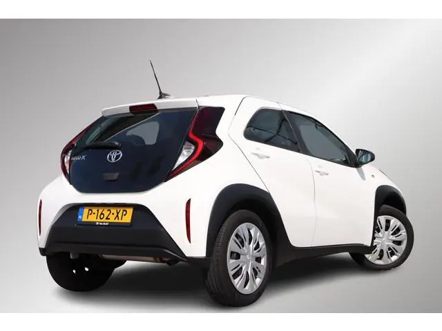 Toyota Aygo X 1.0 VVT-i MT Play
