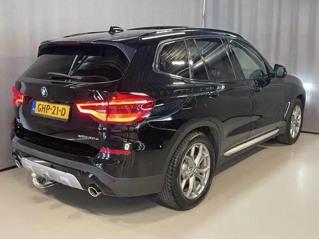 BMW X3 xDrive30e High Executive X Line 19"/Panoramadak/Trekhaak/360 camera/Adaptieve cruise/Dodehoek...