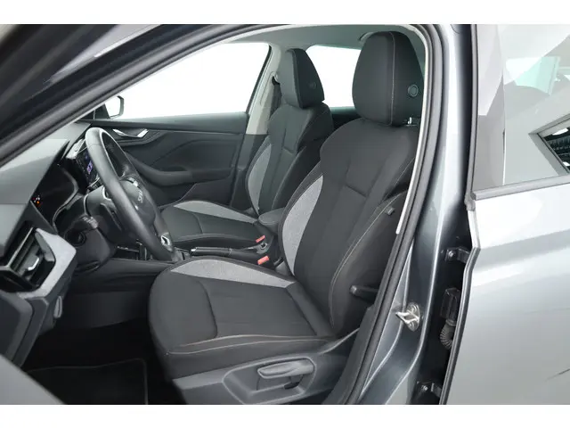 ŠKODA Kamiq 1.5 TSI ACT Sport 150pk | Digi. Cockpit | Camera | Stoelverw. | PDC | Apple CarPlay | Al...