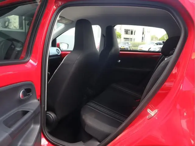SEAT Mii 1.0 Sport Connect Airco / Cruise / Lmvelgen / 5 deurs / Stoelverw