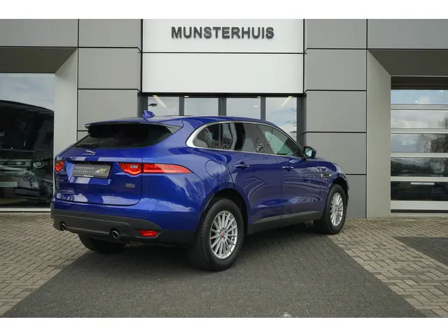 Jaguar F-PACE 2.0t AWD Pure | Verwarmde voorstoelen | Adaptive cruise control |