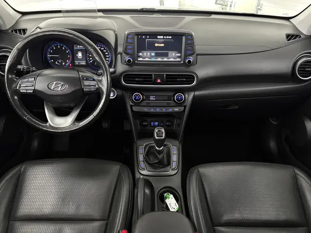 Hyundai Kona 1.0T Premium | TREKHAAK | STOEL- STUURVERW. |