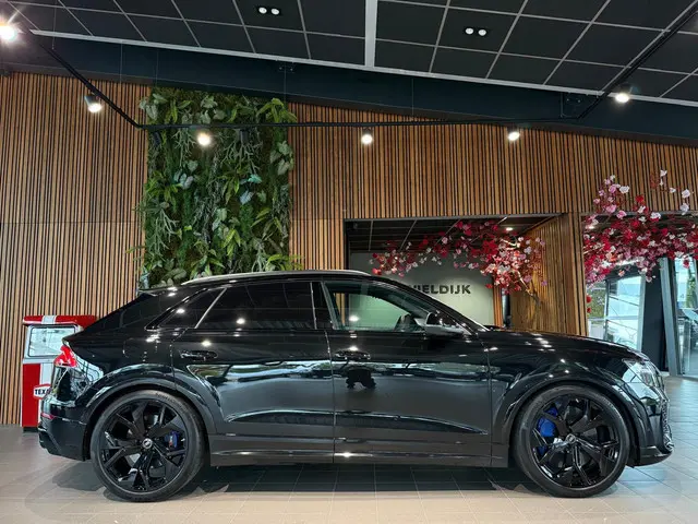 Audi RS Q8 4.0 TFSI 600pk Q RS Dynamic+ CarbonCB B&O Pano