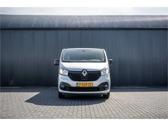 Renault Trafic 1.6 dCi 125PK L2H1 | DC 5-Zits | Camera | Cruise | Airco | Trekhaak
