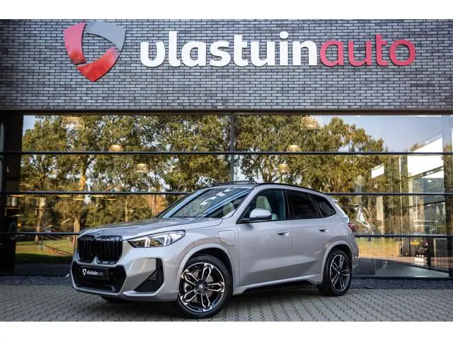 BMW X1 xDrive25e M-sport , Panoramadak, Trekhaak, Harman&Kardon, Adap. Cruise, Massage, Keyless