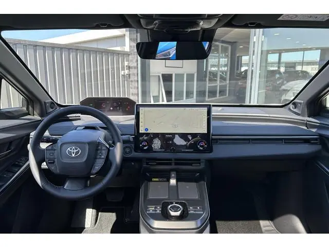 Toyota C-HR+ Executive AWD 77 kWh, Executive Plus Pack, Nieuw en snel leverbaar met €3.000,- inruilp...