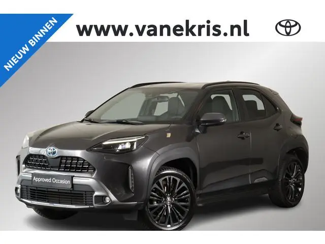 Toyota Yaris Cross 1.5 Hybrid Adventure AWD, Treeplanken