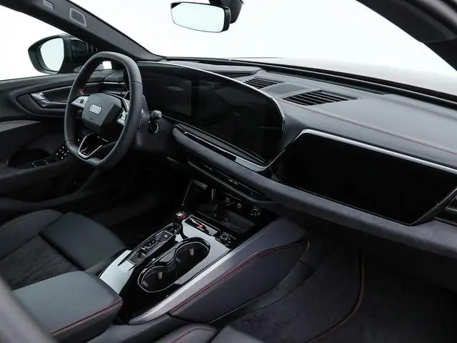 Audi A5 2.0 e-hybrid quattro S edition Competition 367 PK · Tech pro · Panorama-glasdak · B&O premiu...