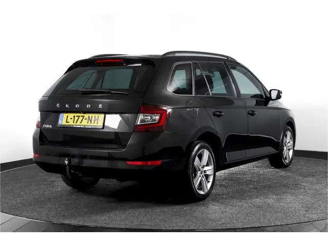 ŠKODA Fabia Combi 1.0 TSI 110 PK Style | Panodak | Adapt. Cruise | Stoelverw. | PDC | Camera | NAV +...