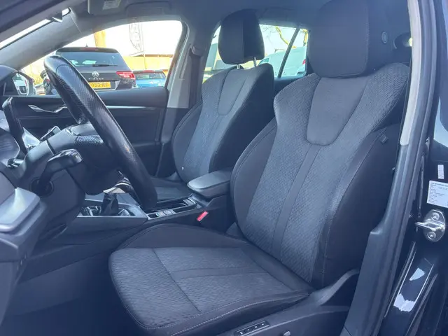 ŠKODA Octavia Combi 1.0 TSI Business Edition Plus | Memory Stoelen | Stuur Verwarming | Parkeer Sens...