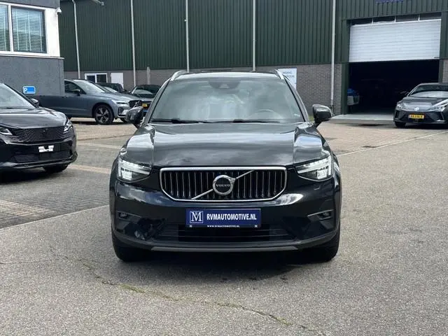 Volvo XC40 1.5 T4 Plug-in hybrid Core Bright VAN: 34.900,- VOOR: 32.877,- UW WKVOORDEEL: 2.023,- | B...