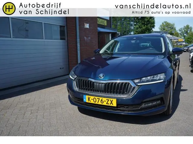 ŠKODA Octavia Combi 1.0 E-TSI 111PK BUSINESS EDITION ORIGINEEL NL DEALER ONDERHOUDEN CAMERA VIRTUEEL...