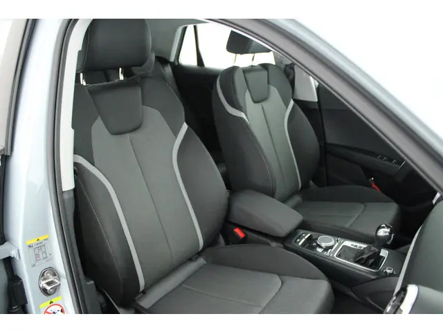 Audi Q2 35 TFSI 150pk S-Tronic Advanced edition Trekhaak Led Navigatie Virtual Cockpit