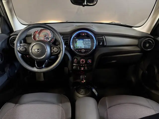 MINI 5-Deurs 1.5 One Salt | Panoramadak | Apple Carplay | Cruise Control