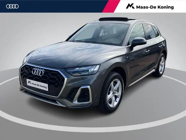 Audi Q5 50 TFSIe 220kW/299PK S Line · Panoramadak · Camera · Apple/Android Car Play · Adaptive Cruis...