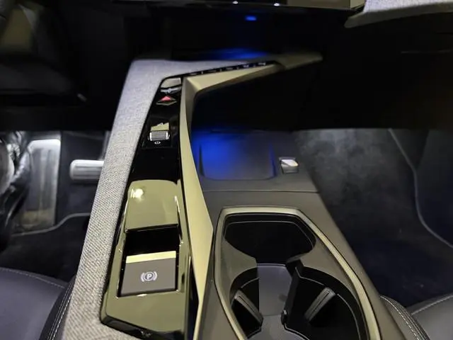 Peugeot e-3008