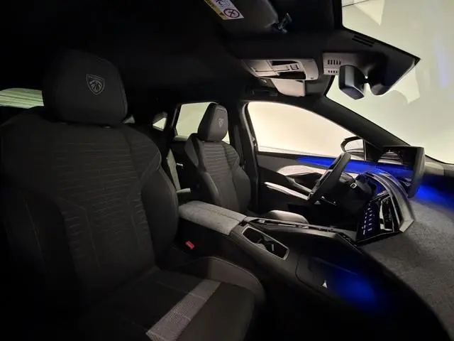 Peugeot e-3008
