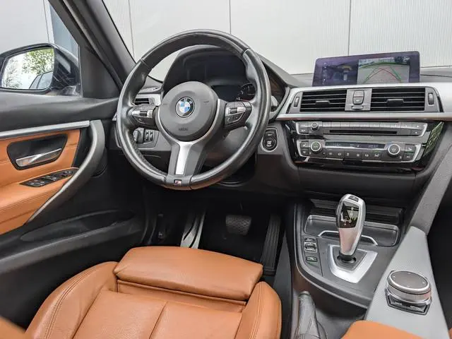 BMW 3-serie Touring 318i M Sport Corporate Lease | Panorama | Cognac Leder | Org NL | LED | APK &OH...