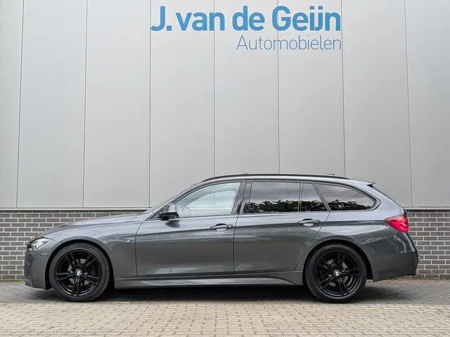 BMW 3-serie Touring 318i M Sport Corporate Lease | Panorama | Cognac Leder | Org NL | LED | APK &OH...