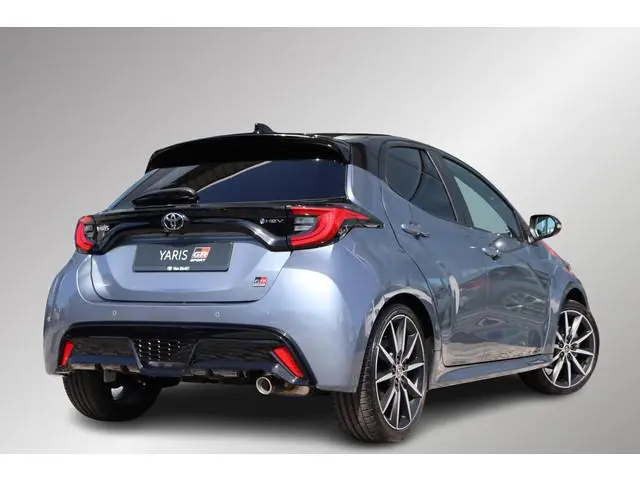 Toyota Yaris 1.5 Hybrid 130 GR SPORT, GR Plus Pack, BSM, Pano dak, HUD, JBL, Navi.