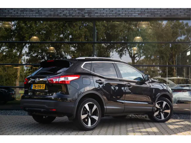 Nissan Qashqai 1.2 Tekna , Panoramadak, Trekhaak, 360-camera, Elek. stoelen