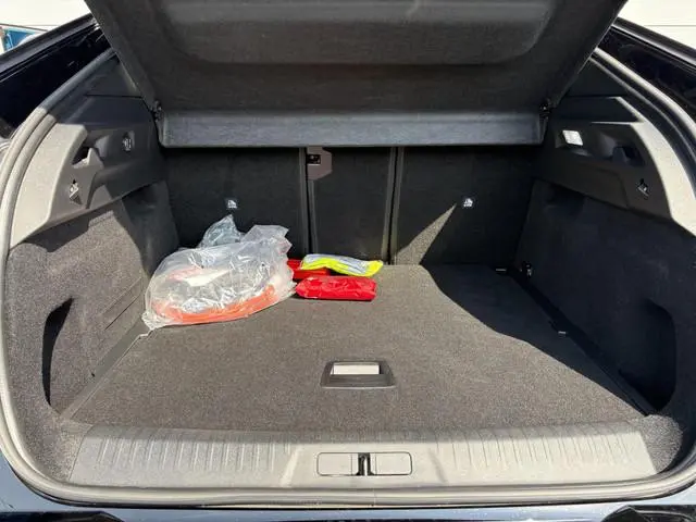 Peugeot e-3008