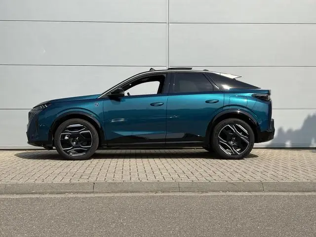 Peugeot e-3008