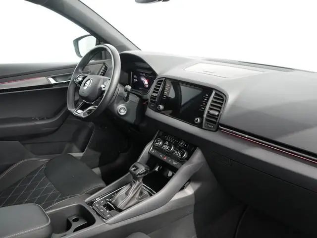 Skoda Karoq 1.5 TSI ACT Sportline Business | Pano | Winterpakket | ACC | Keyless | Camera | Dodehoek...