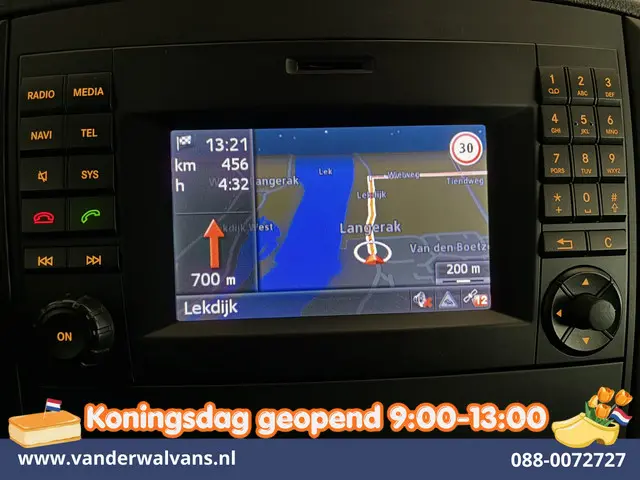 Mercedes-Benz Vito 114 CDI 136pk L2H1 Euro6 Airco | Camera | Navigatie | Cruisecontrol | LM Velgen B...