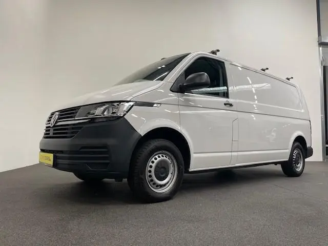 Volkswagen Transporter 2.0 TDI L2H1 110PK Airco Cruise Control Trekhaak Parkeersensoren Apple Carpla...