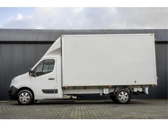 Nissan Interstar