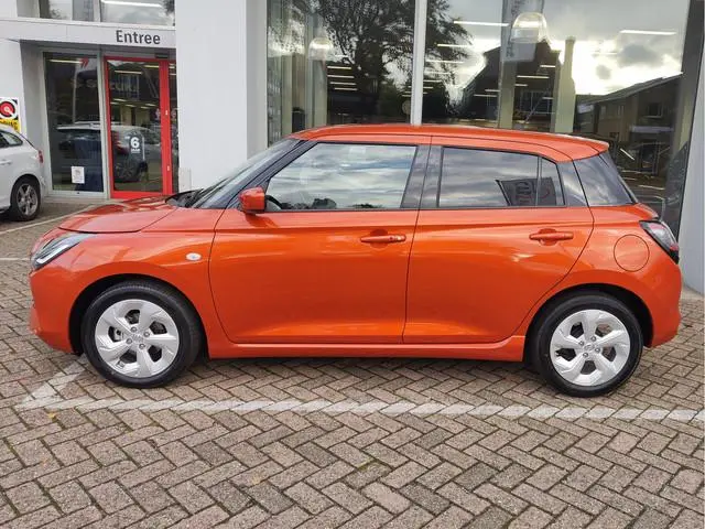 Suzuki Swift 1.2 SELECT SMART HYBRID Direct Leverbaar | Tot 10 JAAR GARANTIE!  Inclusief € .2.500,-...