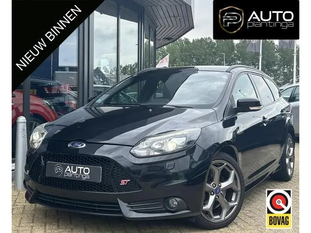 Ford Focus Wagon 2.0 EcoBoost ST-3 250PK | Onderhoudshistorie | Nette Staat | Achteruitrijcamera | R...