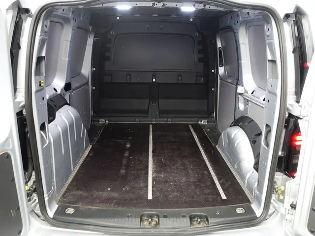 Volkswagen Caddy Cargo 2.0 TDI 1st Edition Aut- Xenon Led, CarPlay, Android Auto, Trekhaak, Park Assist, Virtual Cockpit
