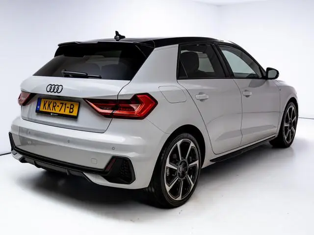 Audi A1 Sportback 30 TFSI S edition 116 PK | 18" velgen | Led | Camera | Cruise | App. connect | Cli...