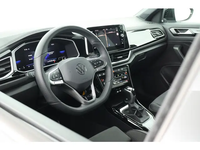 Volkswagen T-Roc 1.5 TSI 150pk R-Line Trekhaak Camera Stoelverwarming + Massage Virtual Cockpit Navi...