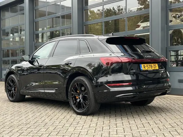 Audi e-tron 55 quattro S edition 95 kWh | SOH 99% | Luchtvering | Camera